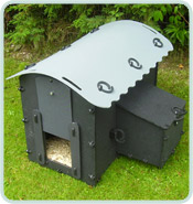 mini hen coop